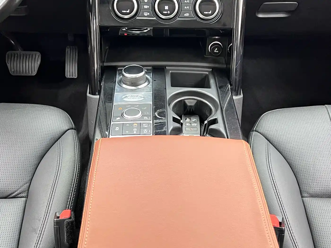 Land Rover Discovery 2017 3.0 SC V6 SE фото 24