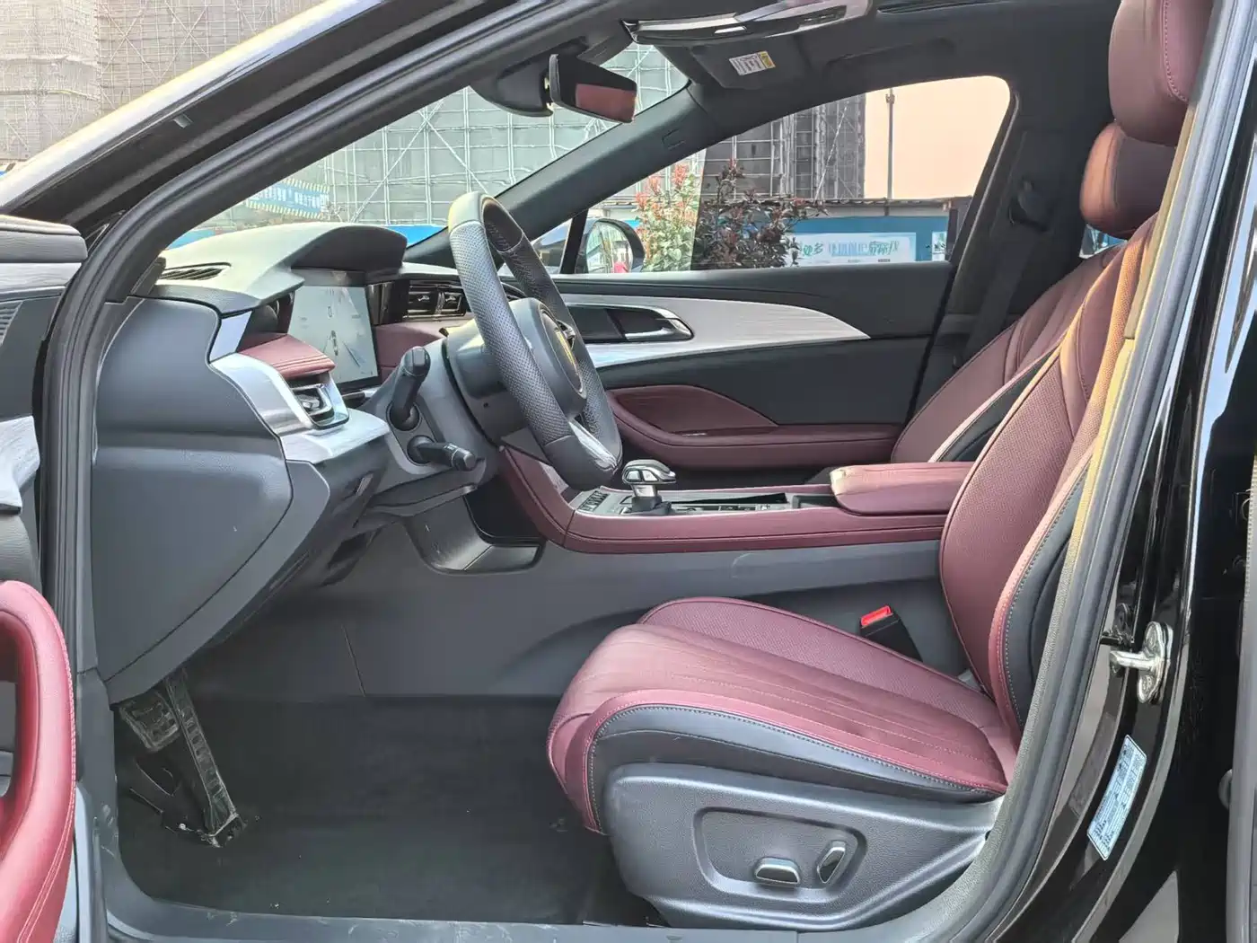 Hongqi H5 2025 2.0T Automatic Mystic Shadow 2 Million Edition фото 5