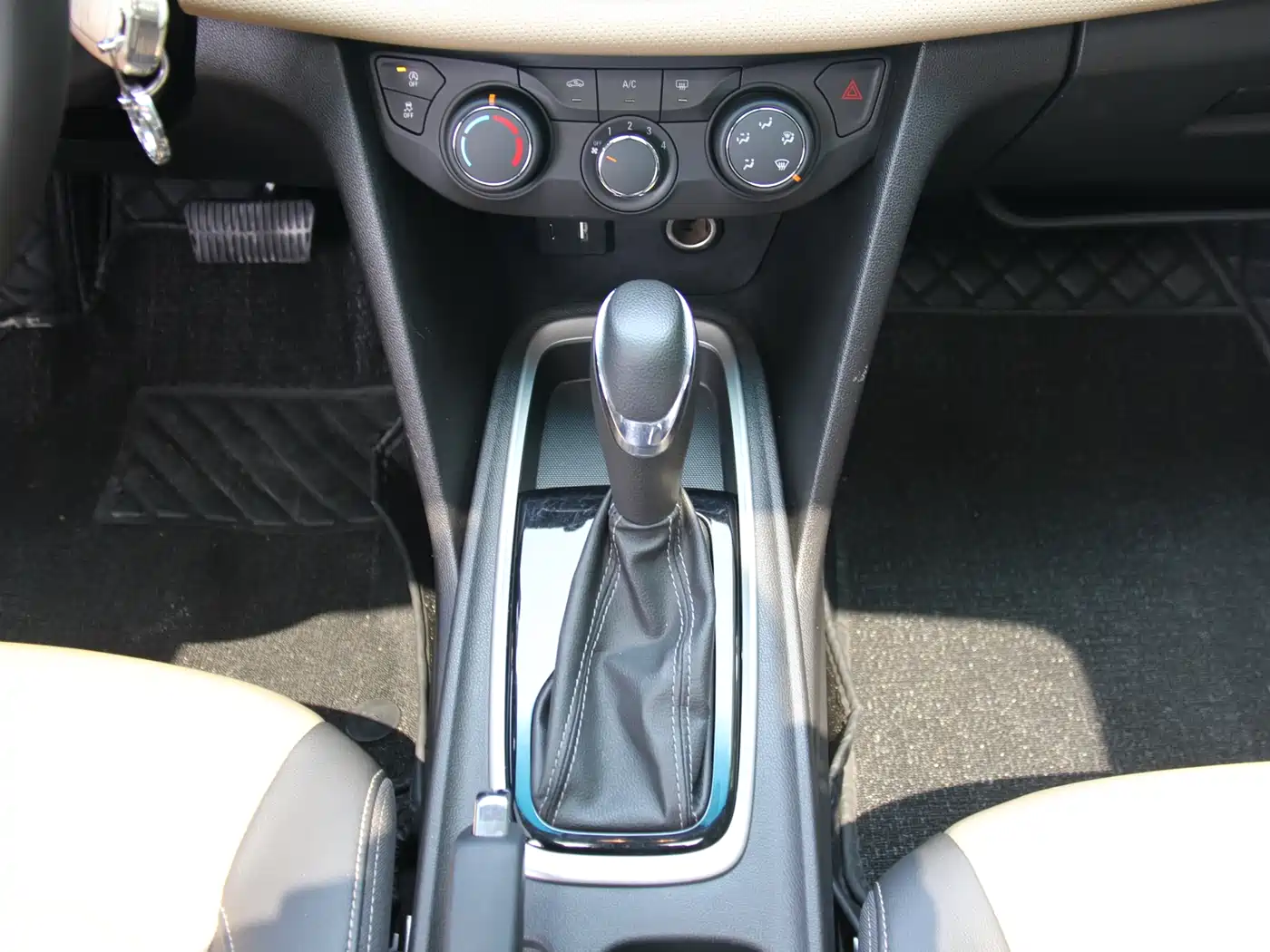 Chevrolet Monza 2022 320 Automatic Enjoyment Sunroof Edition фото 19