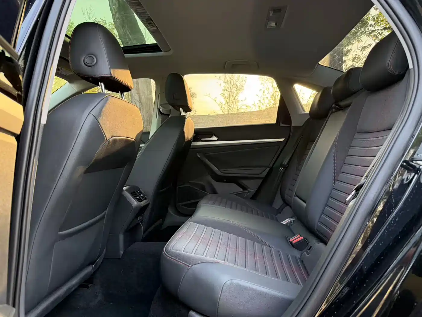 Volkswagen Lavida 2024 Model 300TSI DSG Full Comfort Edition фото 7