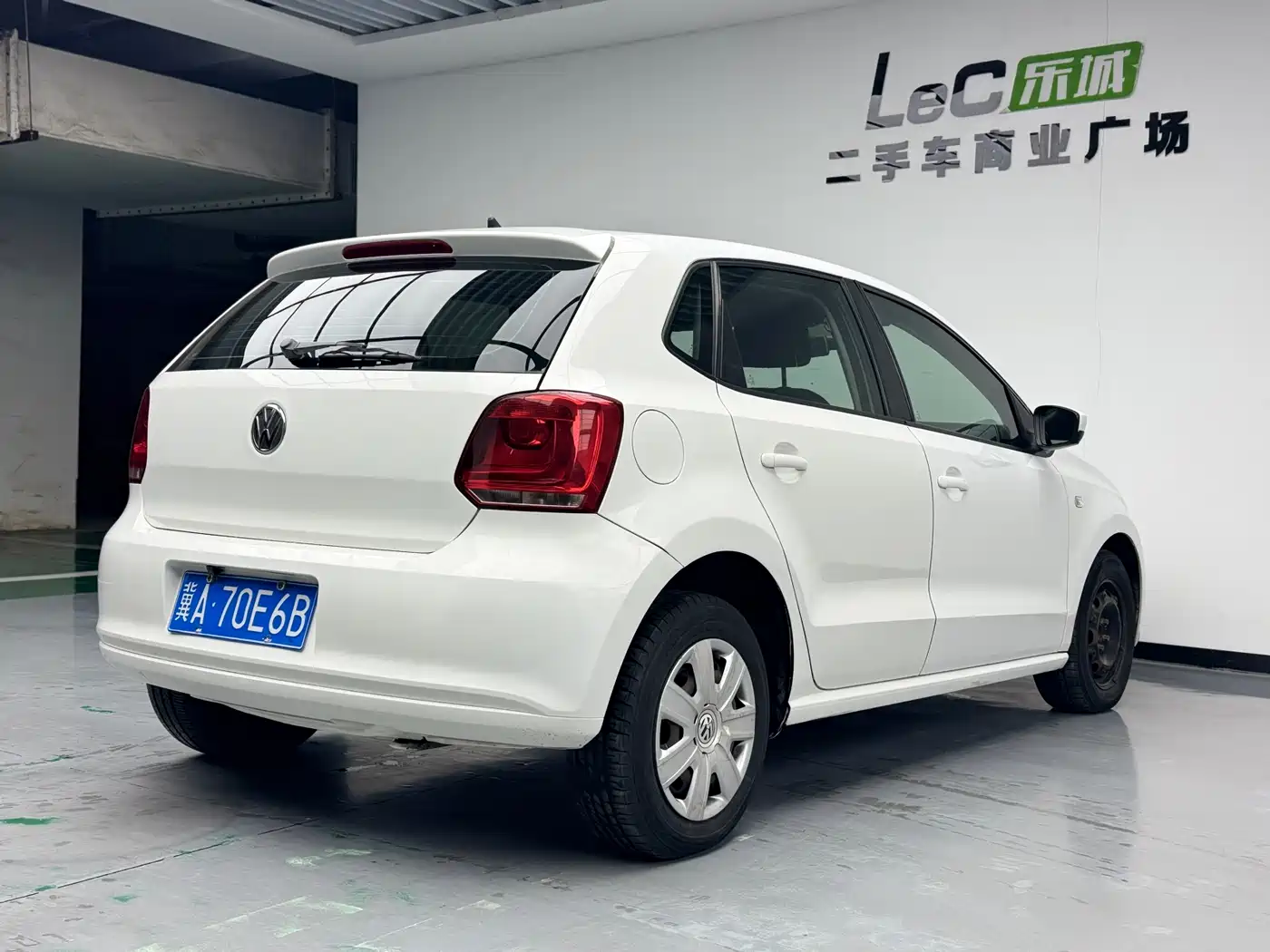 Volkswagen Polo 2013 1.4L Manual Trend Edition фото 14