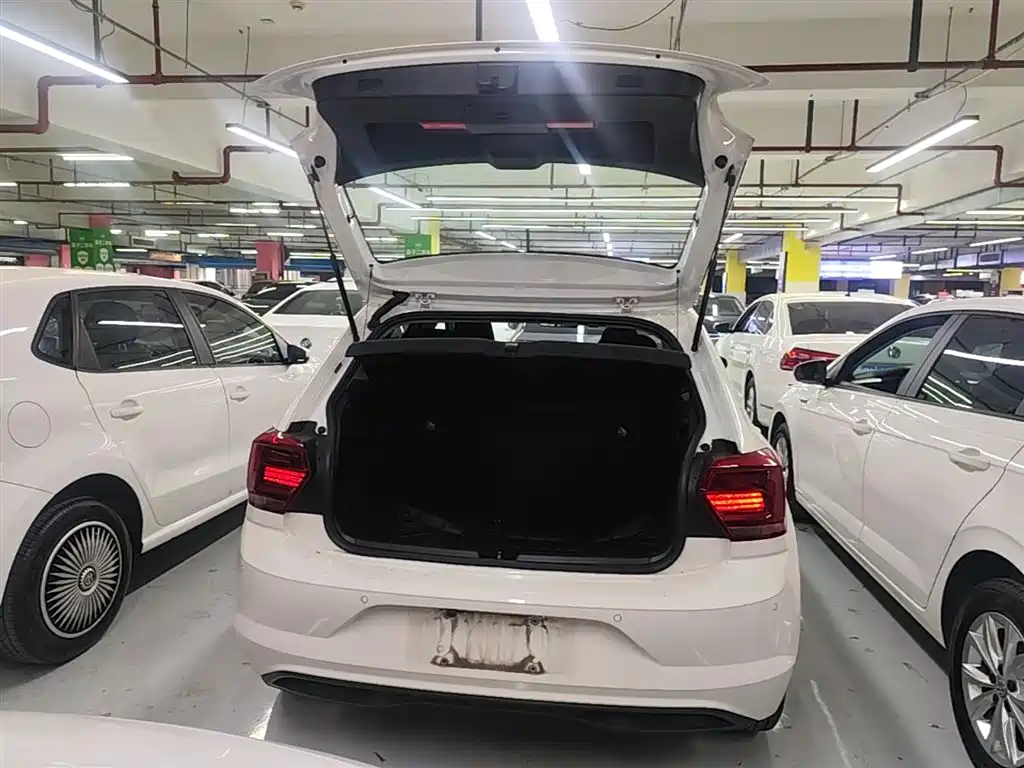 Volkswagen Polo 2021 Plus 1.5L Automatic Colorful Tech Edition фото 18