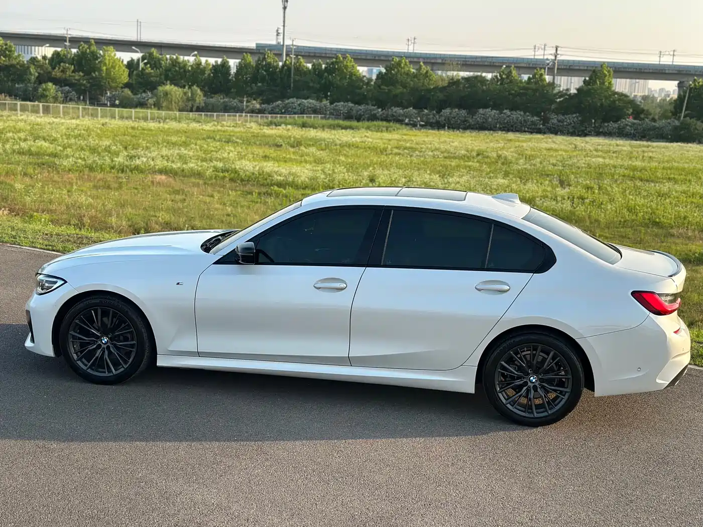BMW 3 Series 2020 325Li M Sport Black Night Package фото 3