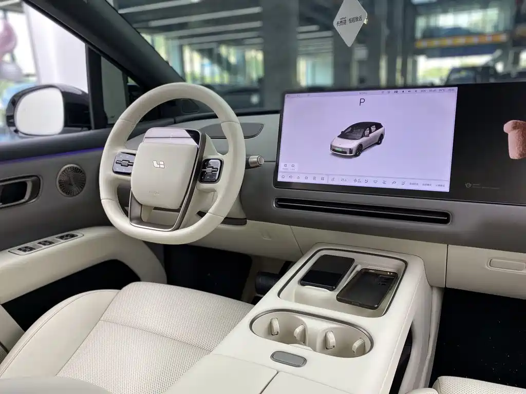 Li Auto i6 2025 2025 4WD Base Model