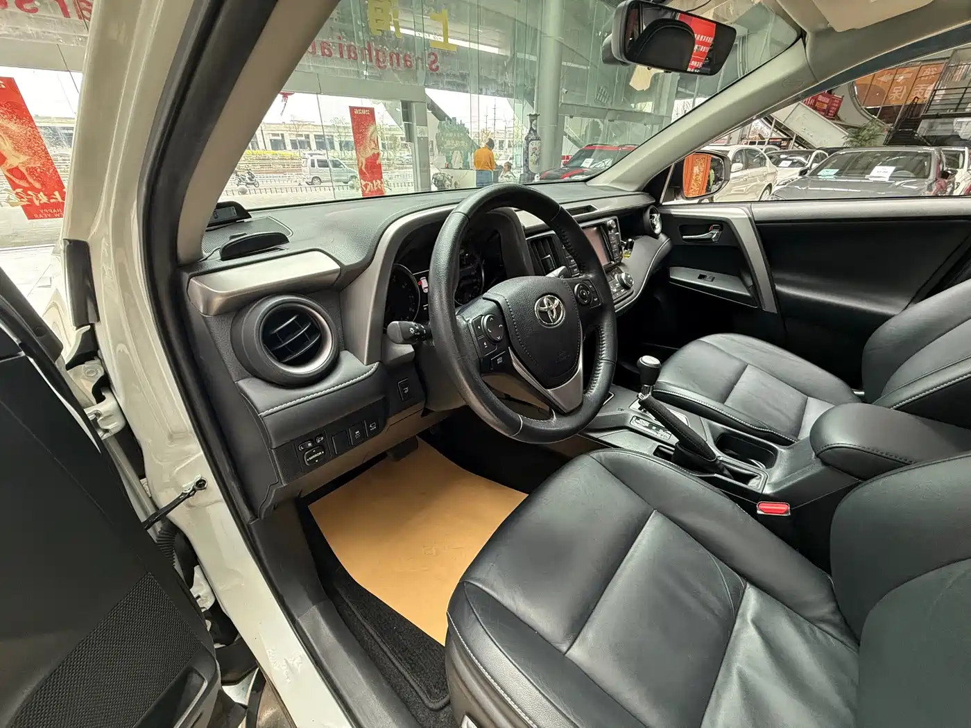 Toyota RAV4 Rongfang 2016 2.0L CVT 2WD Smart (China V) фото 8
