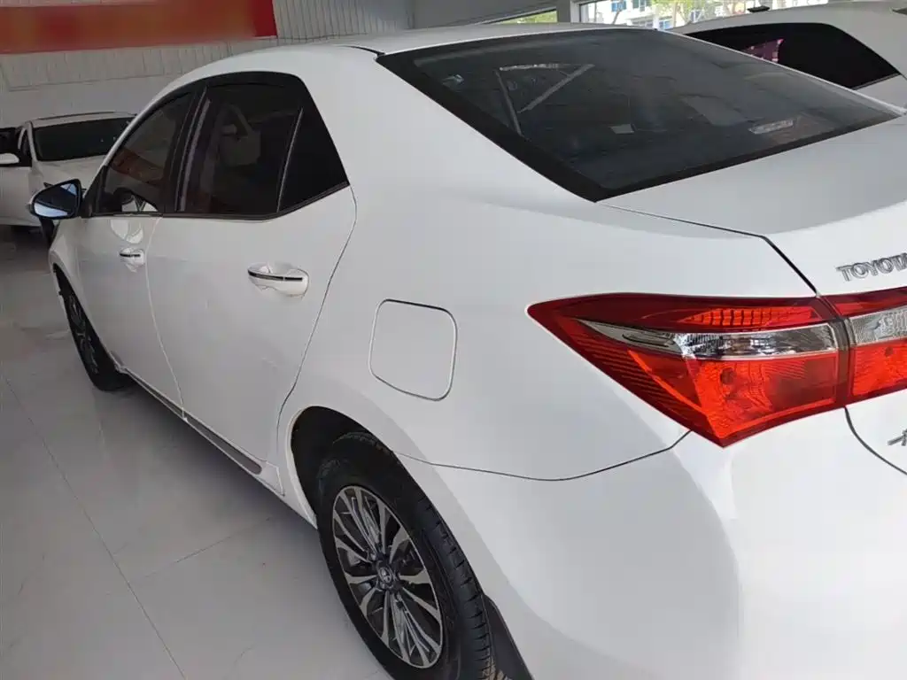 Toyota Corolla 2017 Facelift 1.2T S-CVT GL-i фото 5