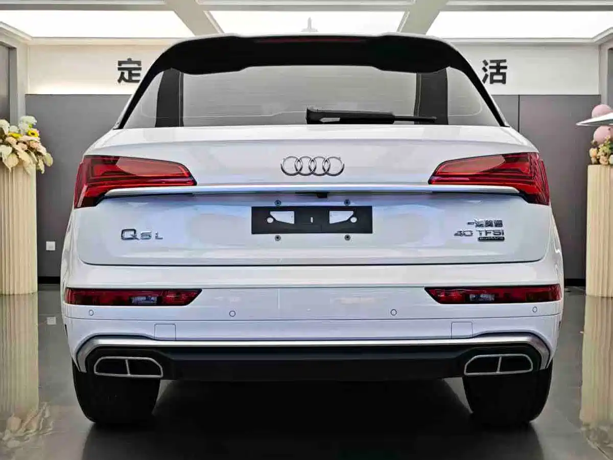 Audi Q5L 2023 40T Luxury Dynamic фото 8