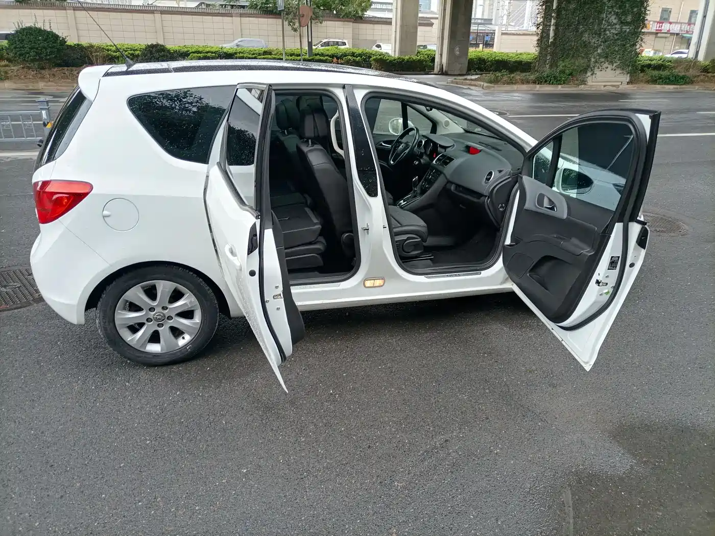 Opel Mairaina 2014 2013 1.4T Luxury