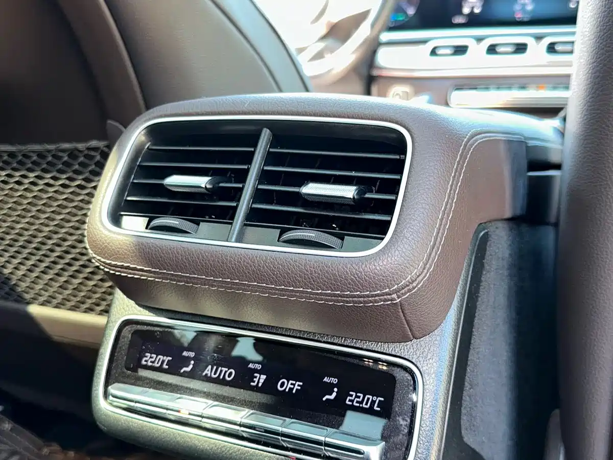 Mercedes-Benz GLS 2023 GLS 450 4MATIC Luxury Edition фото 16