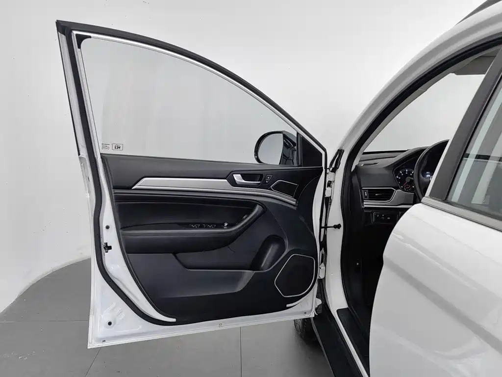 Фото 8 - Haval H6
