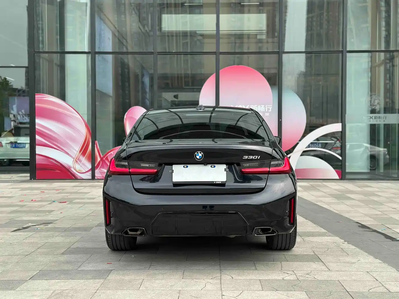 BMW 3 Series 2025 330i M Sport Night Edition фото 5