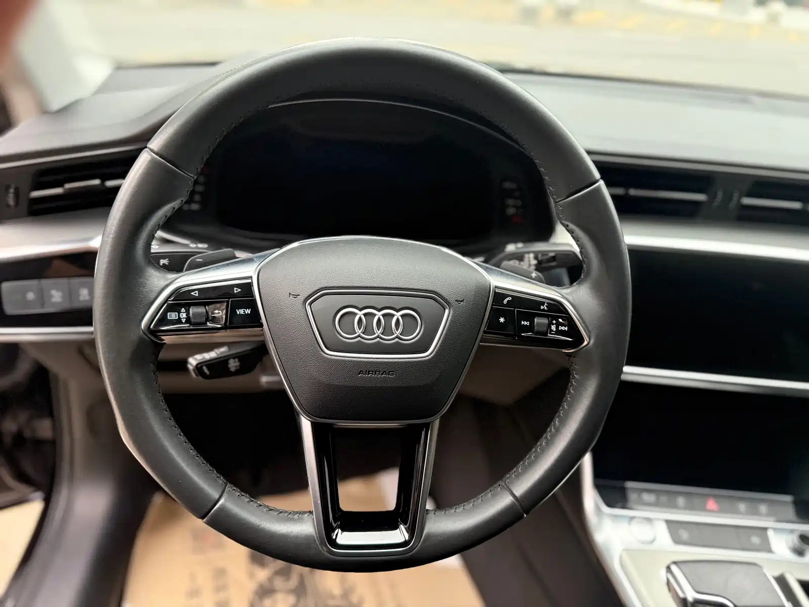Photo 4 - Audi A6L