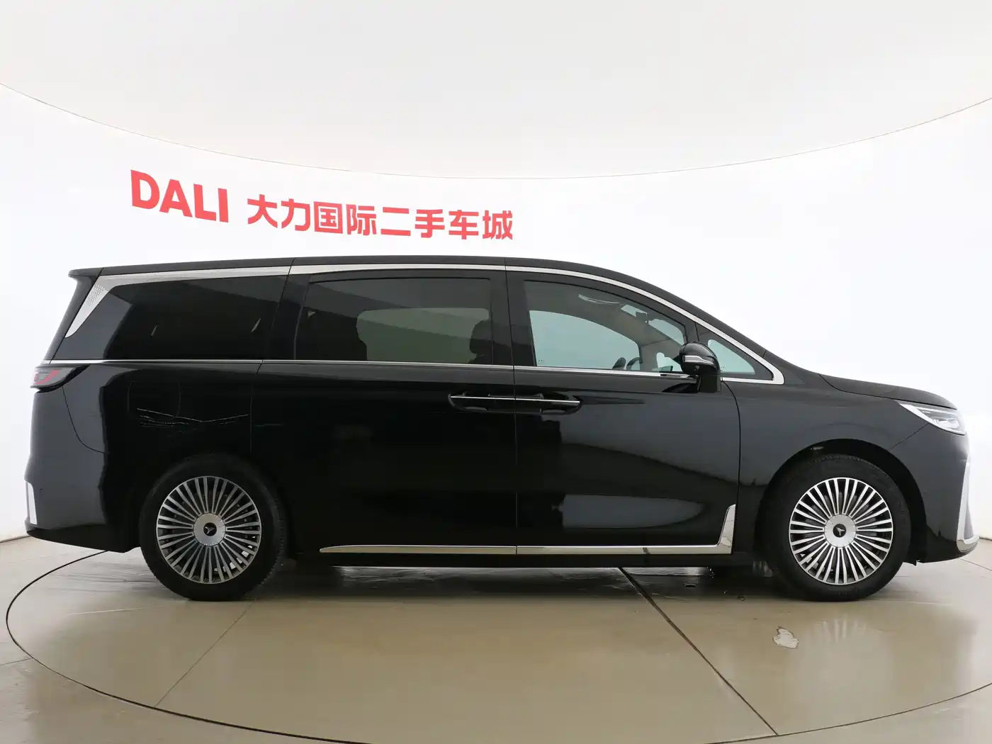 2026 Voyah Auto Voyah Dreamer