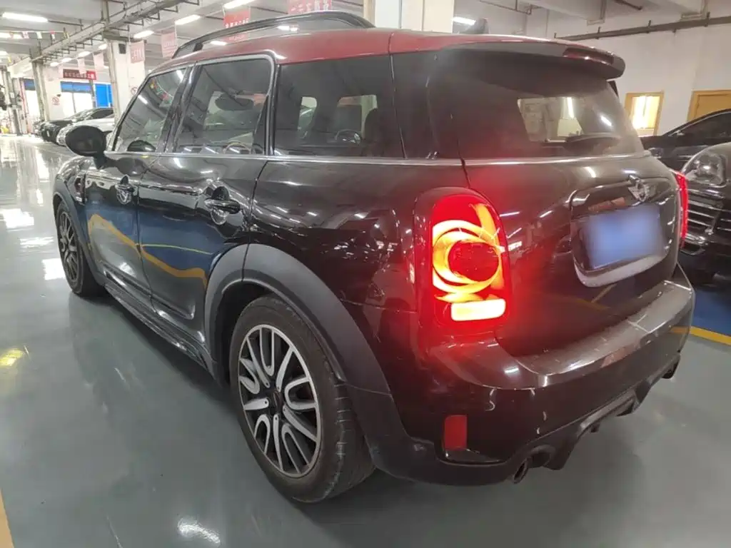 Photo 5 - MINI JCW COUNTRYMAN