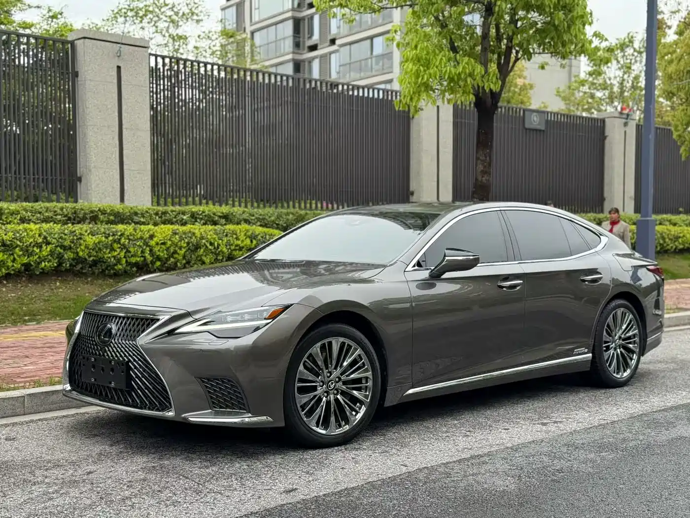 Lexus LS 2021 500h Luxury Edition