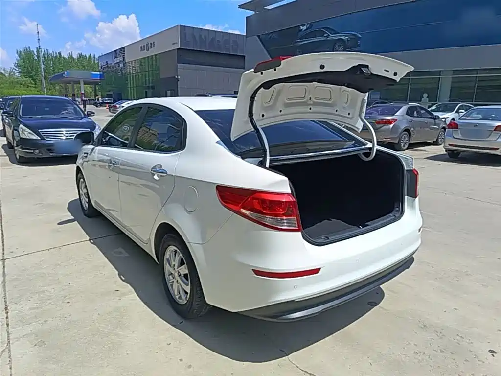 Kia K2 2015 Sedan 1.4L MT GLS фото 5