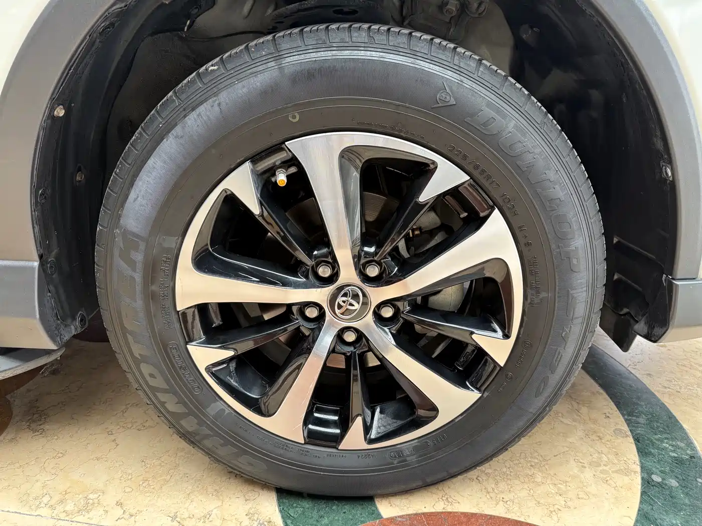 Toyota RAV4 Rongfang 2016 2.0L CVT 2WD Smart (China V) фото 10