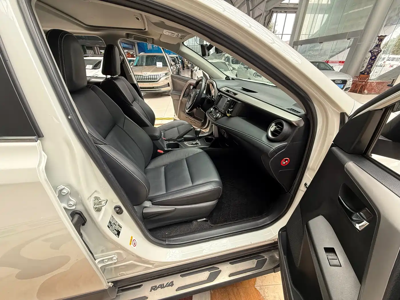 Toyota RAV4 Rongfang 2016 2.0L CVT 2WD Smart (China V) фото 13