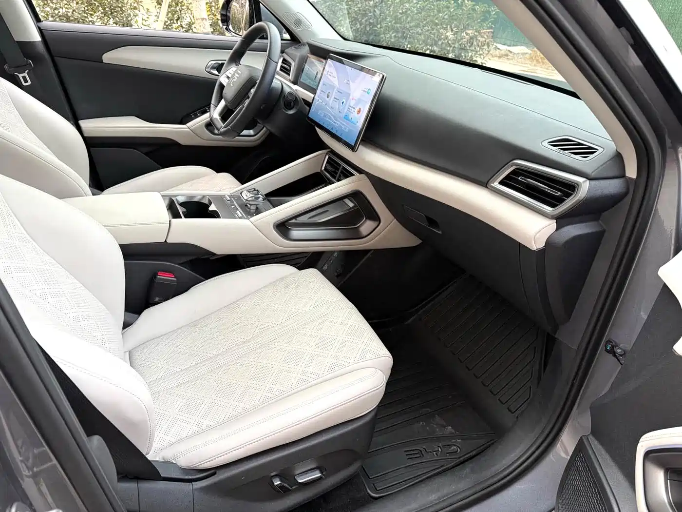 BYD Yuan UP 2024 401KM Surpass Edition фото 4