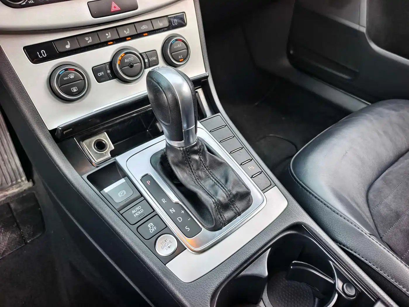 Volkswagen Magotan 2015 2.0TSI Luxury фото 10