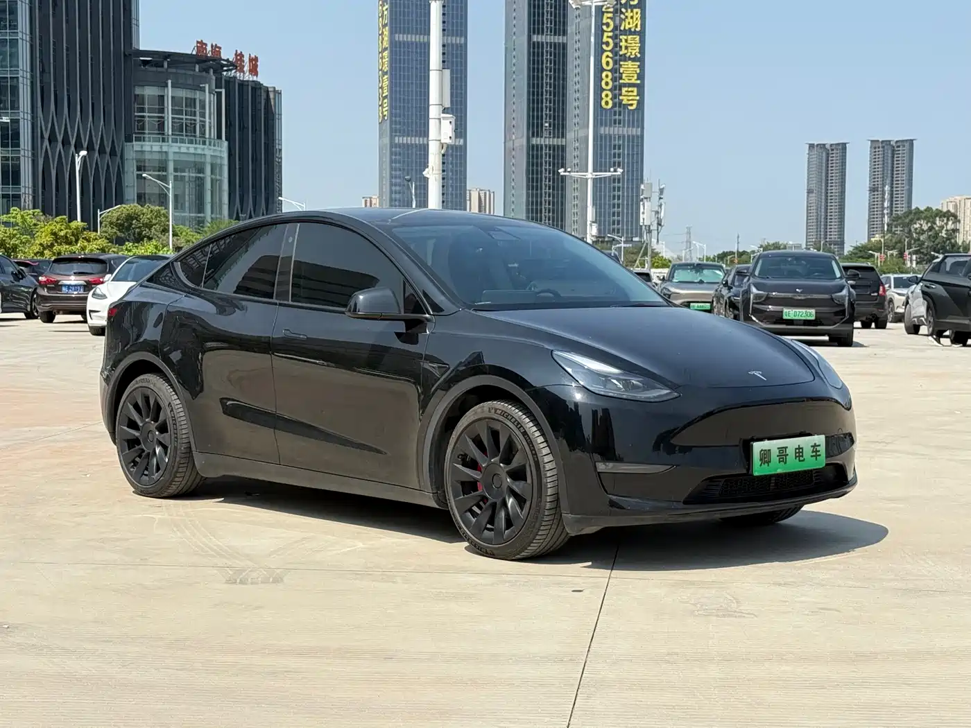TESLA MODEL Y