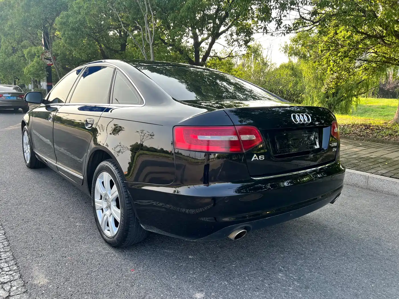 Audi A6L 2010 2.4L Luxury фото 4