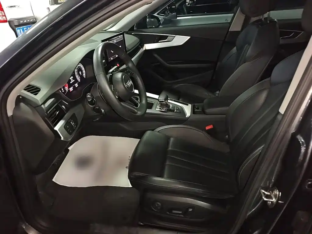 Photo 15 - Audi A4L