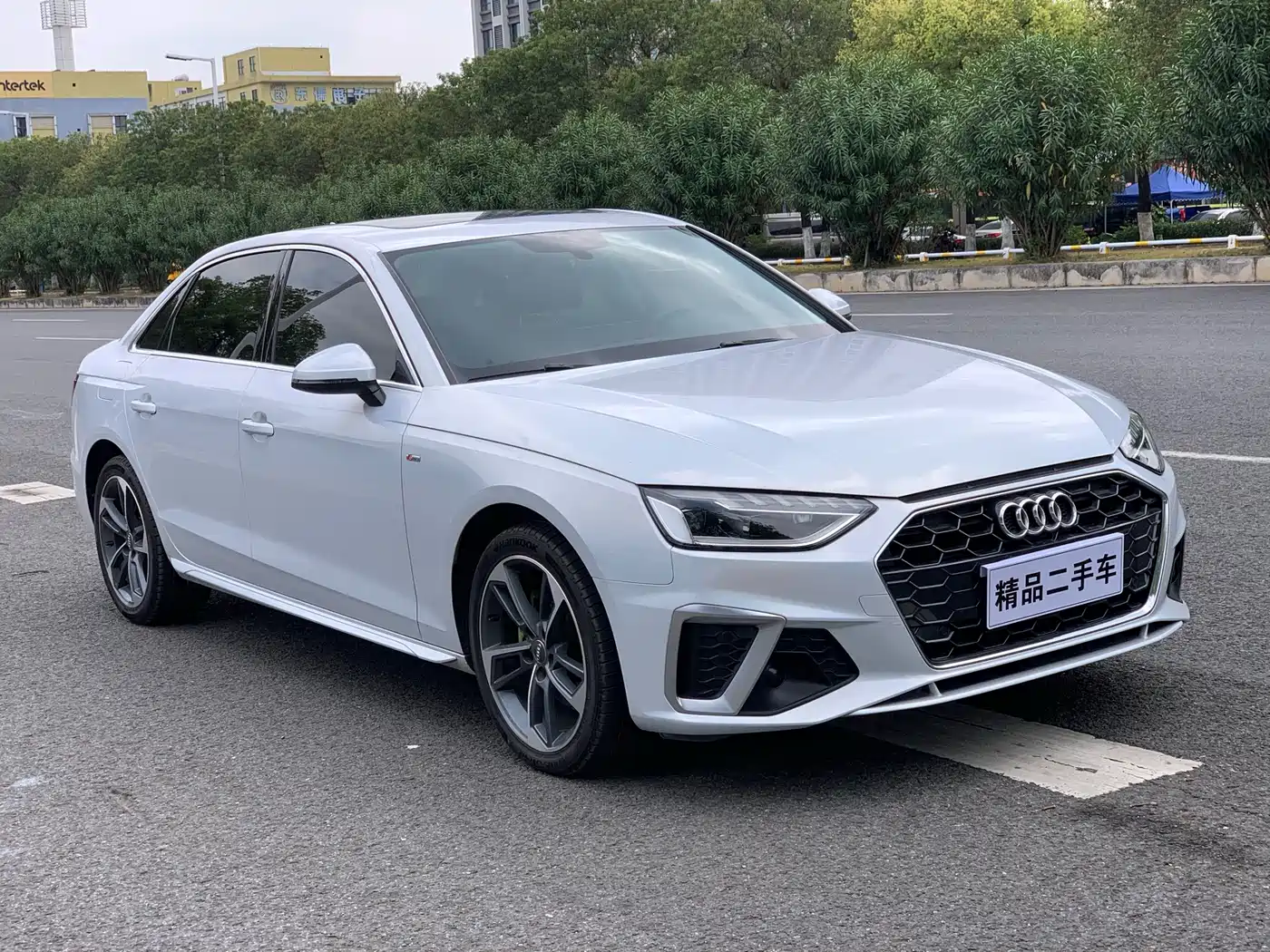 Audi A4L 2020 40 TFSI Fashion Dynamic Edition фото 3