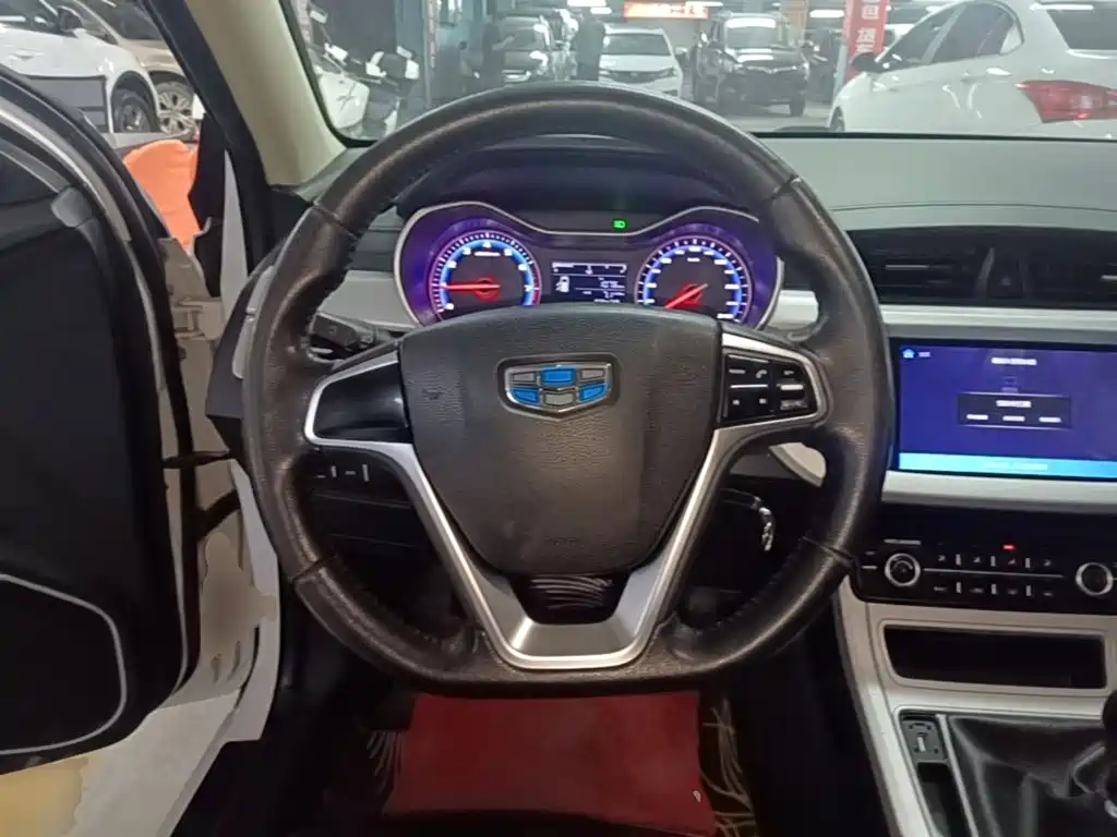 Фото 11 - Geely Vision