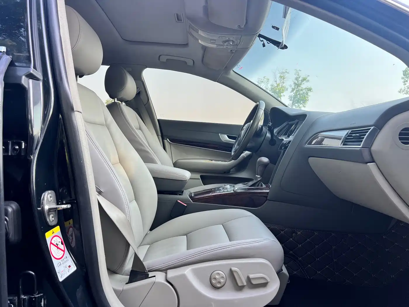 Audi A6L 2010 2.4L Luxury фото 9