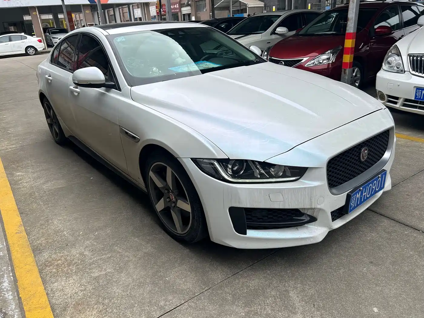 Jaguar XE 2018 2.0T 200PS 2WD R-Sport фото 3