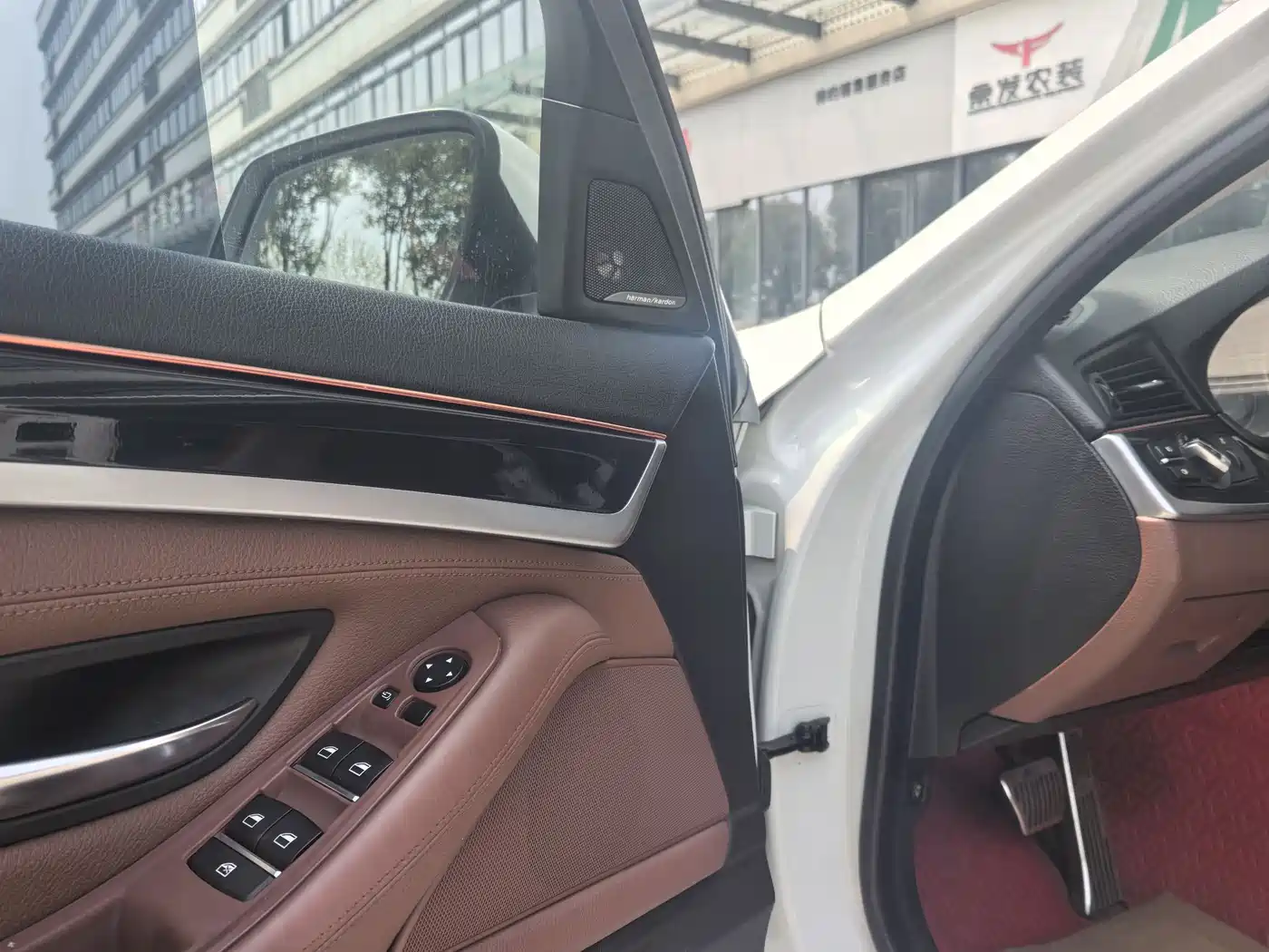 BMW 5 Series 2017 520Li Classic Edition фото 12