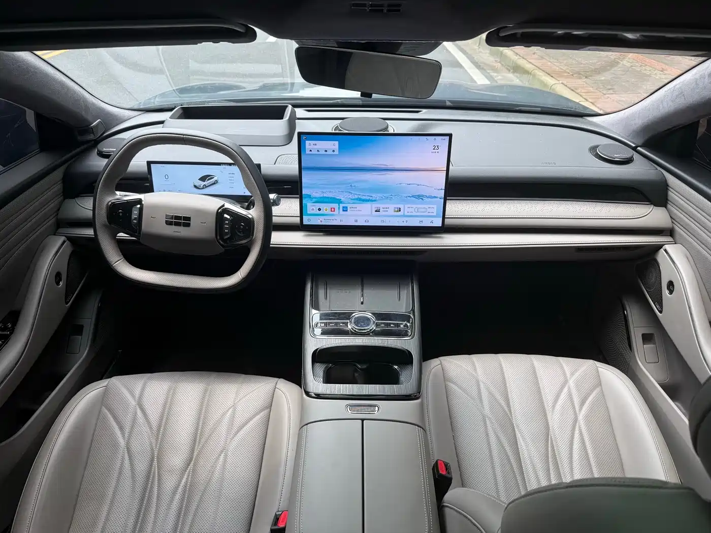 Geely Galaxy Galaxy Xingyao 8 2025 Model 60km EM-i Luxury Edition фото 13