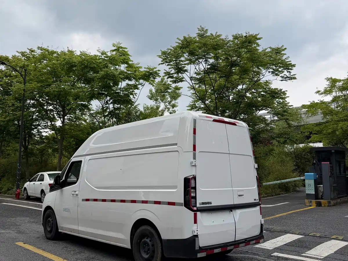 Yuan Cheng Farizon Super VAN 2025 Chuangfu Edition Medium Wheelbase High Roof 51kWh фото 6