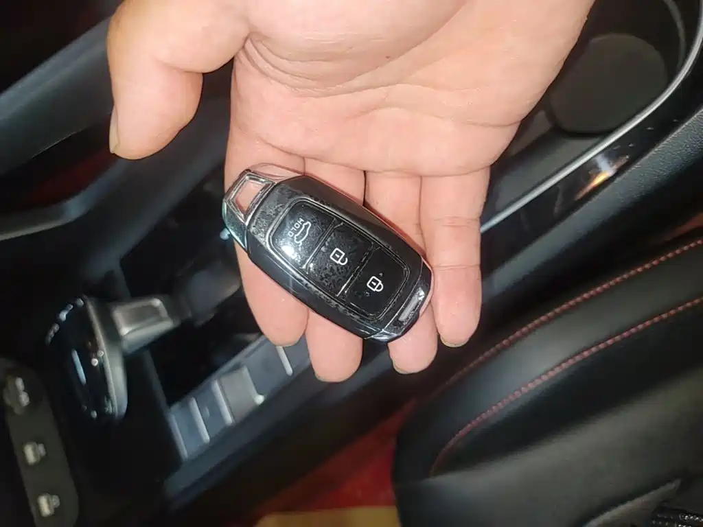 Photo 9 - Hyundai Elantra
