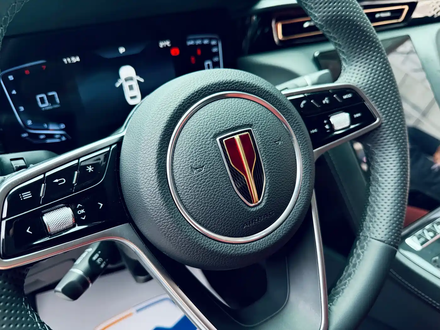 Hongqi H5 2024 1.5T DCT Smart Connect Flag Joy Edition фото 9