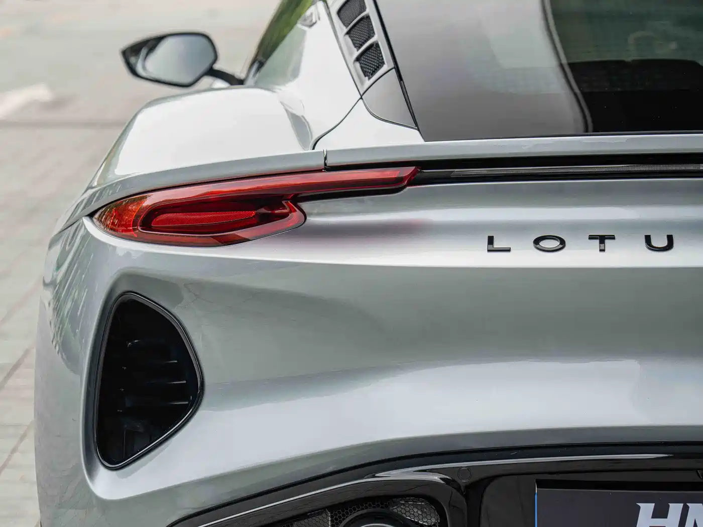 Lotus Cars EMIRA 2021 2.0T DCT First Edition фото 9