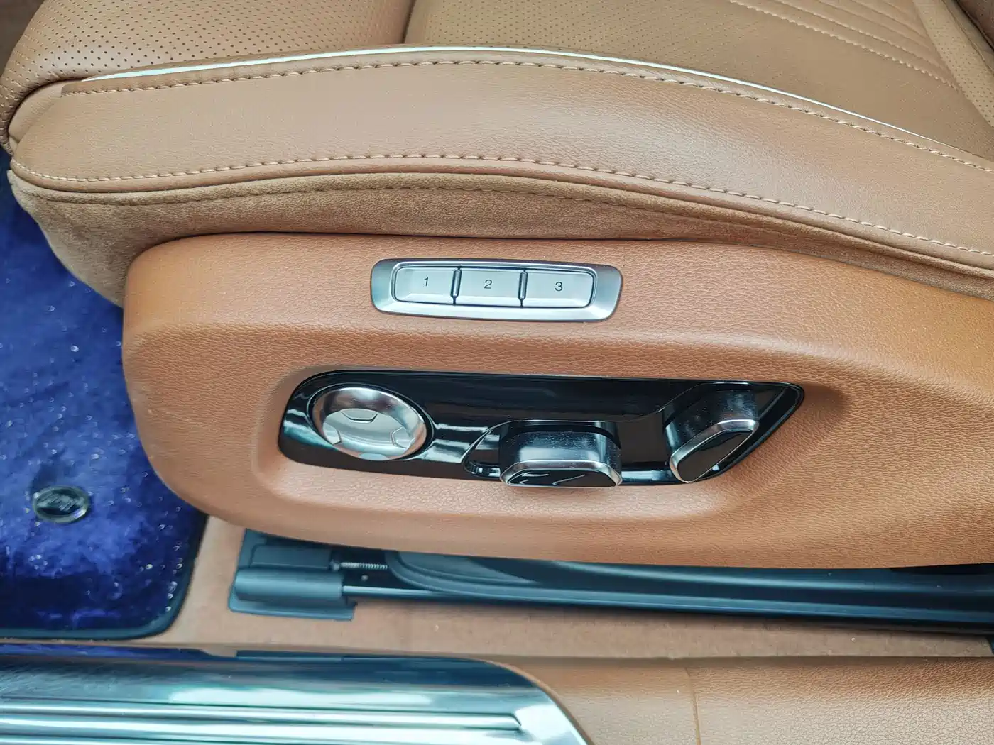 Hongqi H9 2020 2.0T Smart Connection Qi Chang Edition фото 20
