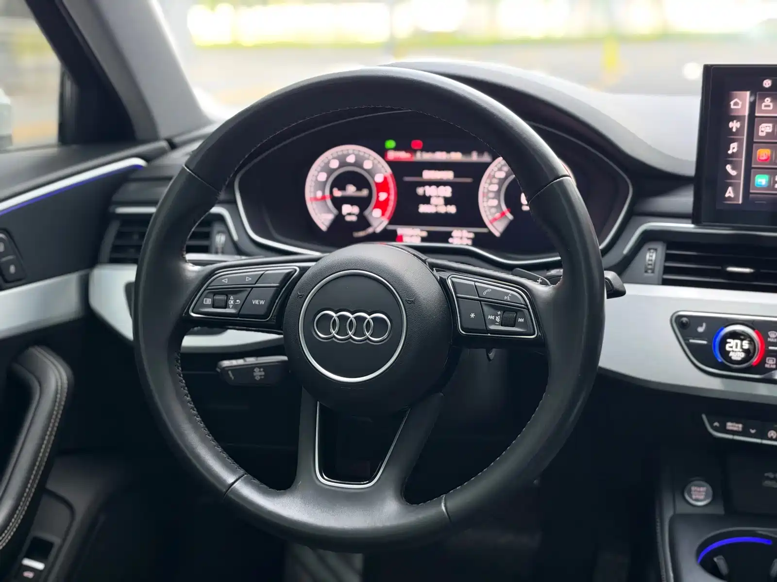Photo 14 - Audi A4L