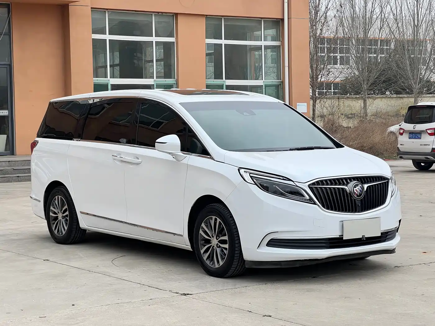 Buick GL8 2018 ES 28T Flagship Type China VI фото 3