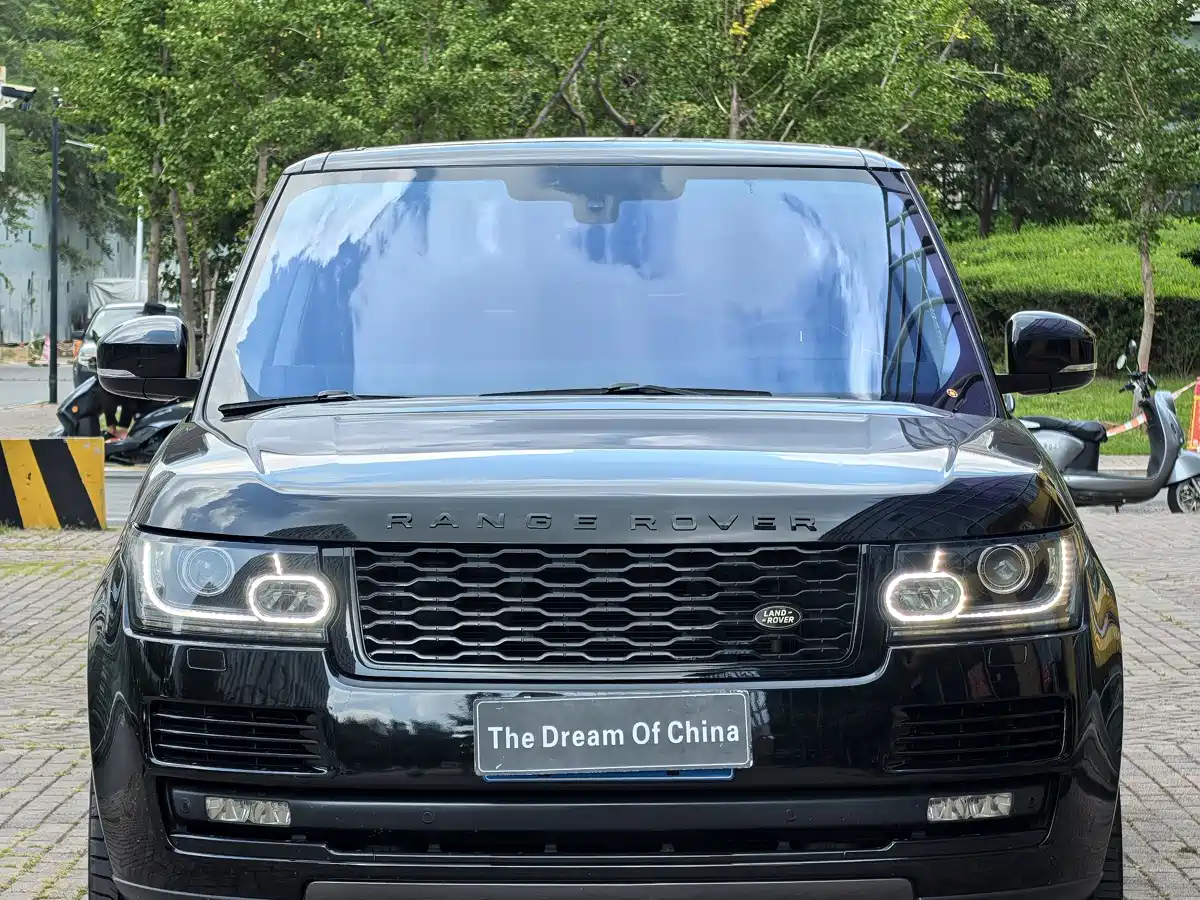 Photo 11 - Land Rover Range Rover