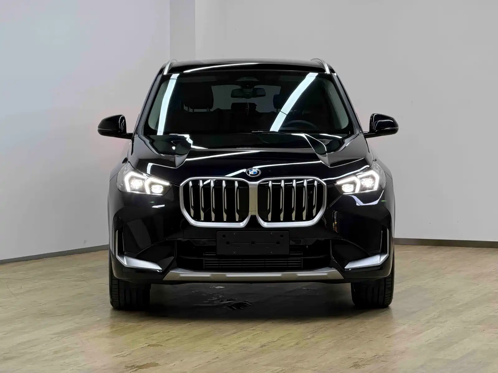 Фото 2 - BMW X1