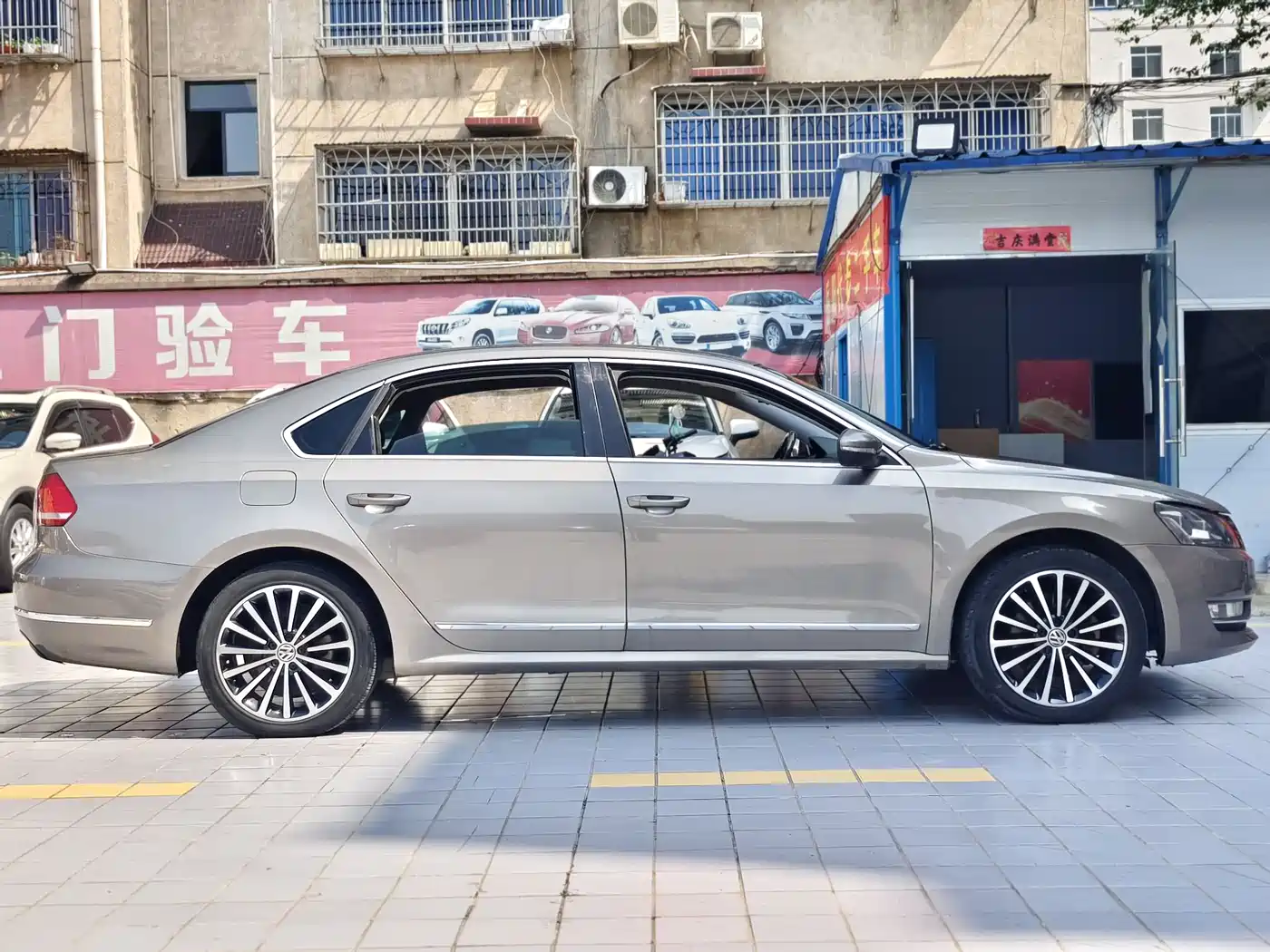 Volkswagen Passat 2014 2.0TSI DSG Ultimate Edition фото 4