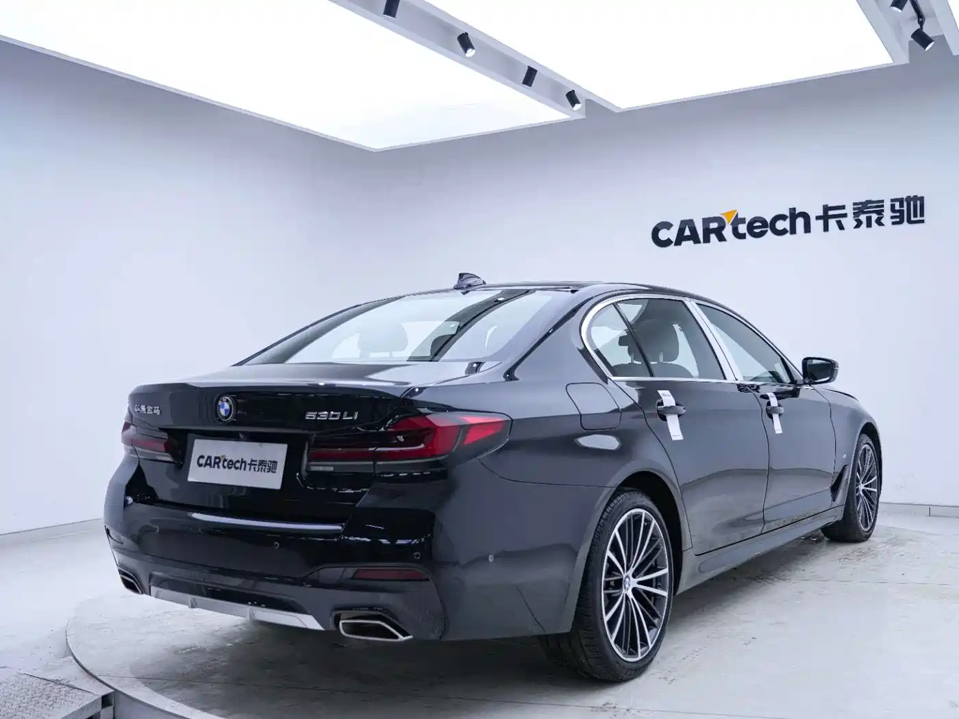 BMW 5 Series 2021 530Li Leading M Sport Package фото 18