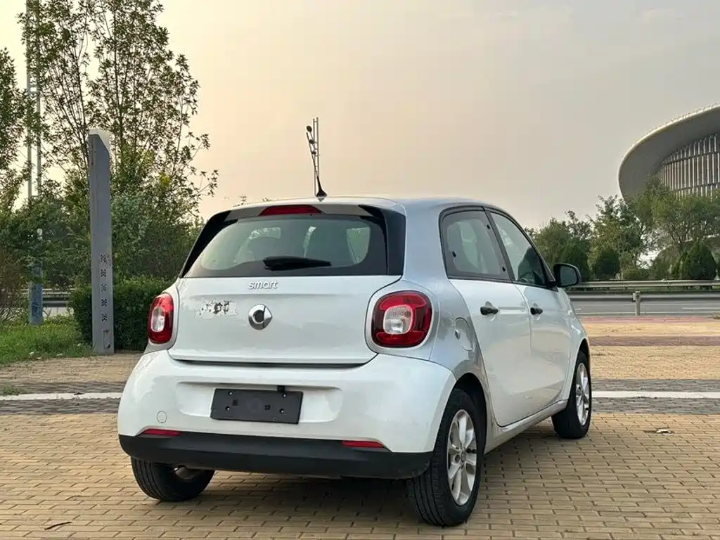 smart forfour 2018 2018 1.0L 52kW Agile Edition