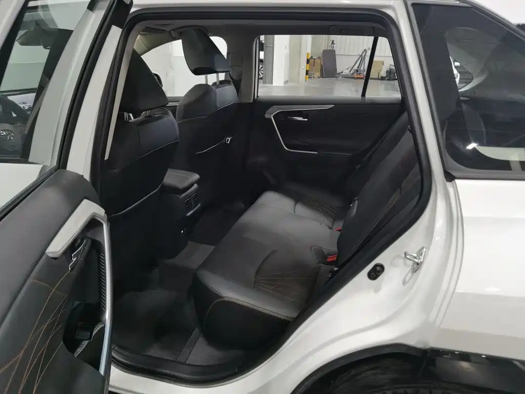 Toyota RAV4 2025 2024 2.0L CVT FWD Style Plus Edition
