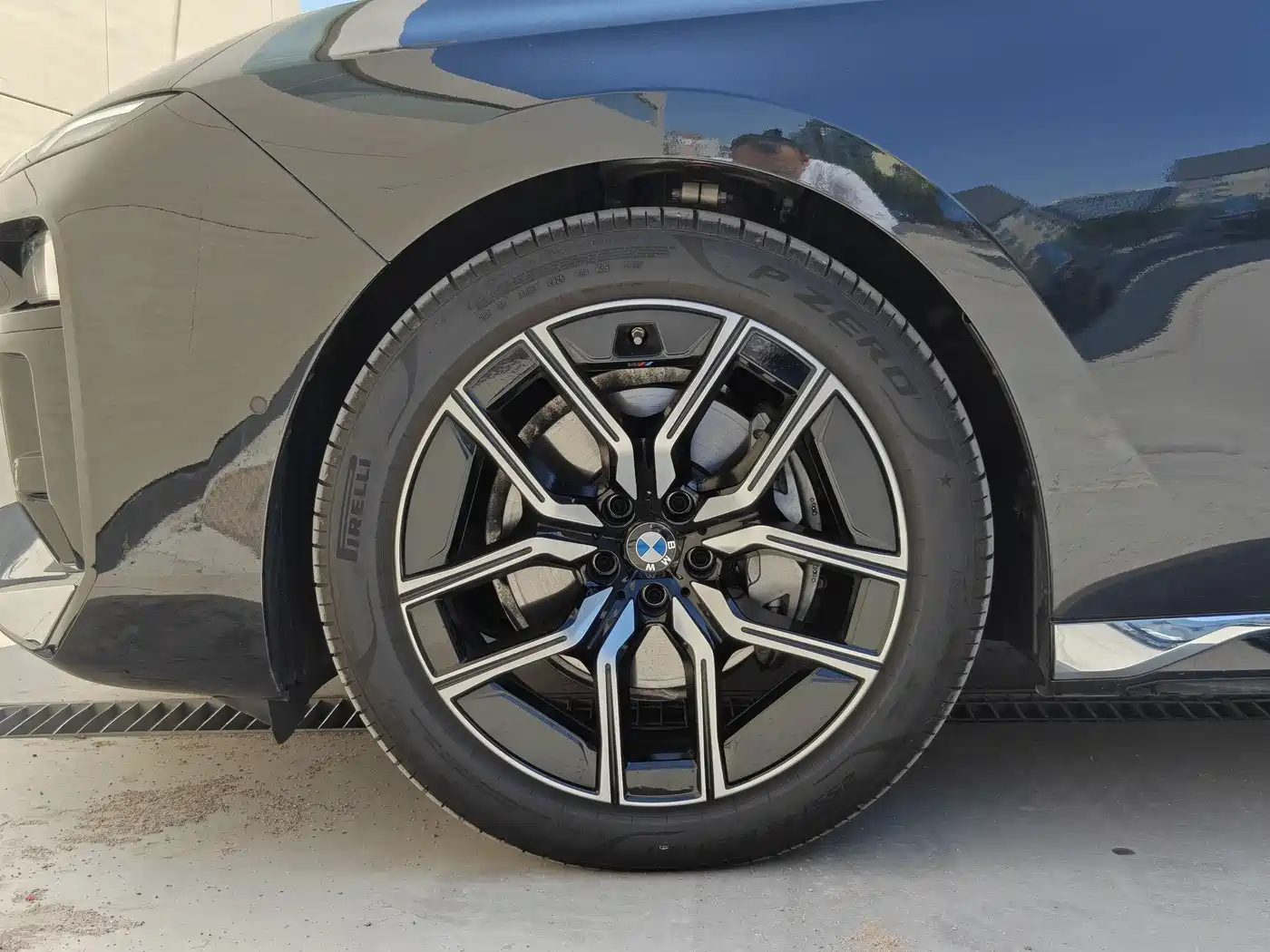 BMW 7-SERIES