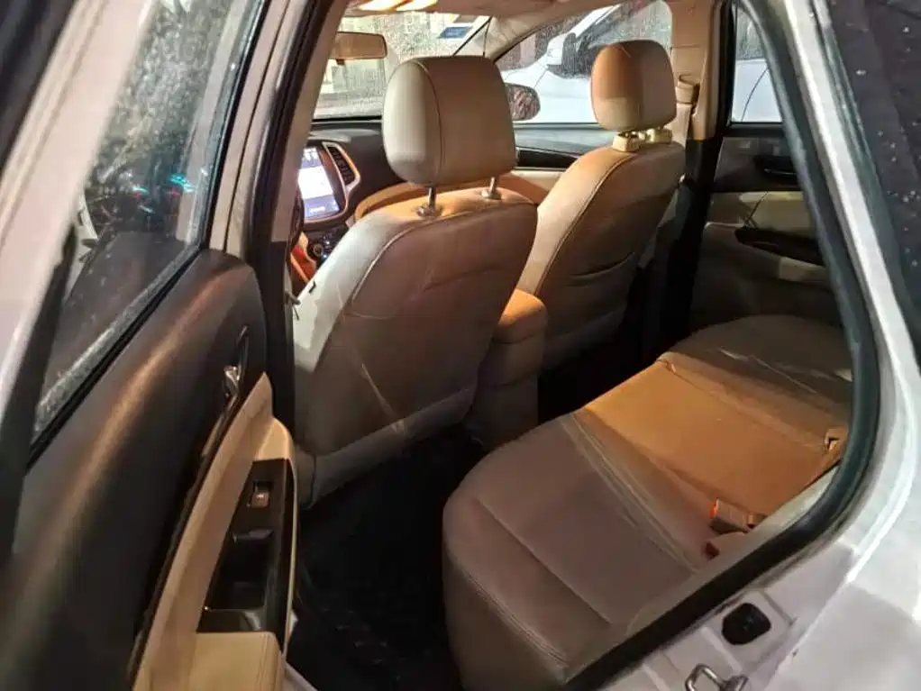 Фото 5 - Changan Eado