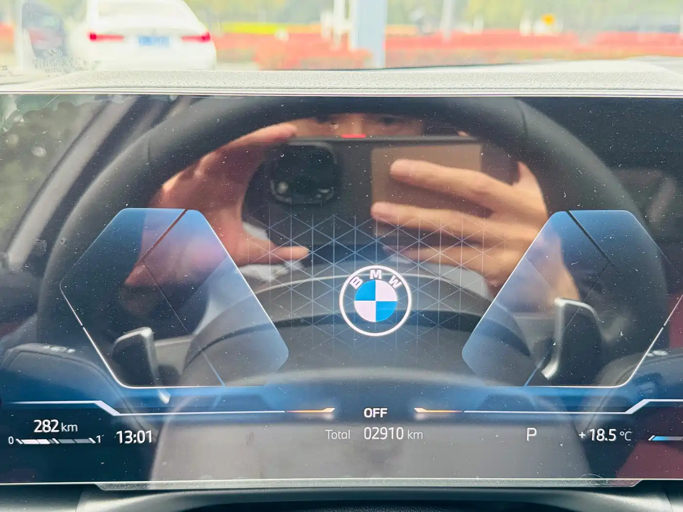 BMW 3 Series 2025 330Li M Sport Night Edition фото 10