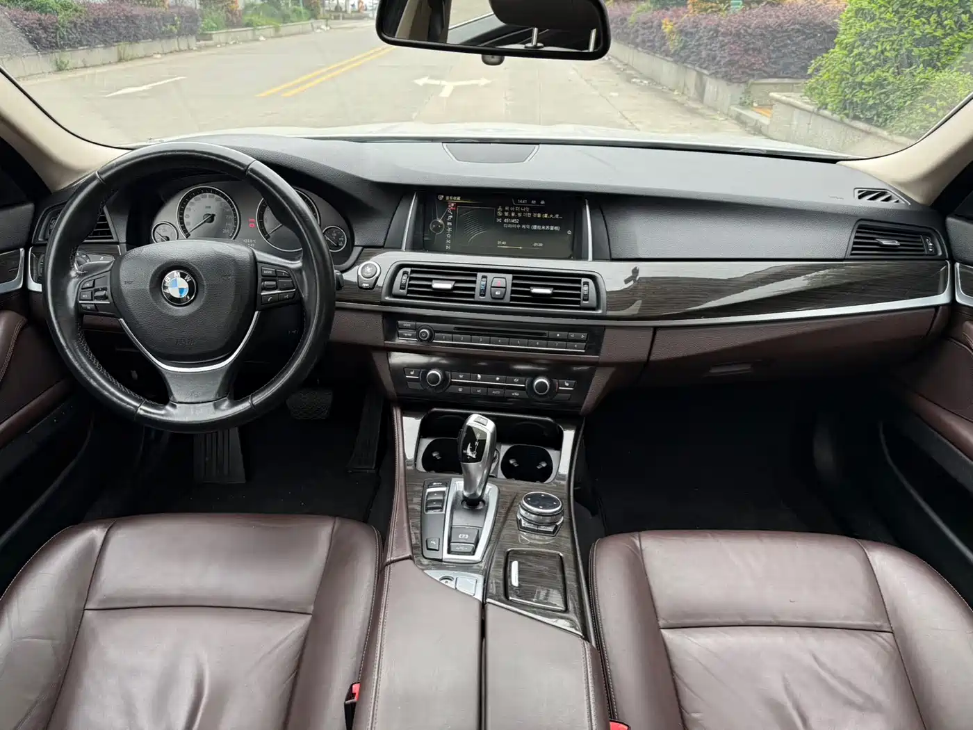 BMW 5 Series 2014 525Li Luxury Design Package фото 18
